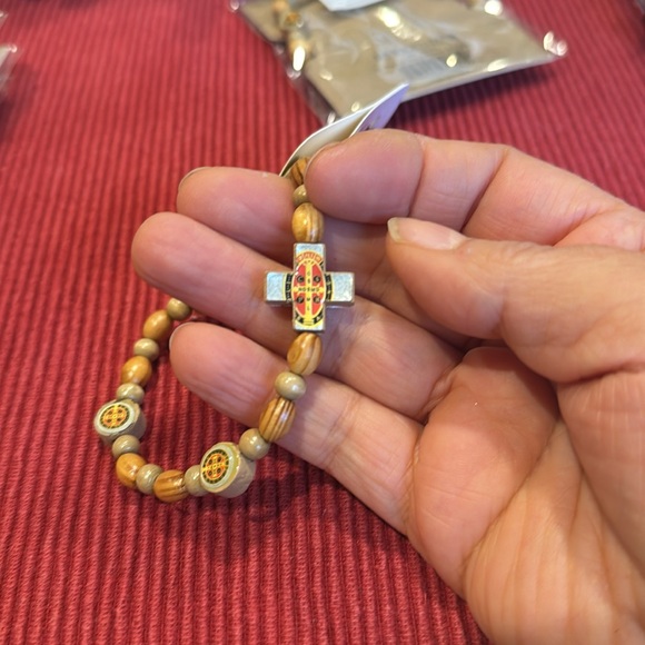 Wooden Bead Saint Benedict Bracelet with Cross and Oval Accents unisex nip - Picture 6 of 6